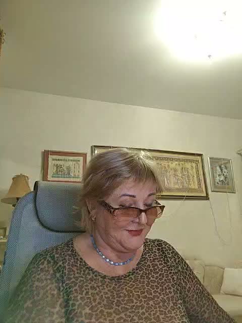 KarinkaSweet Cam Model Chat March 19, 2026