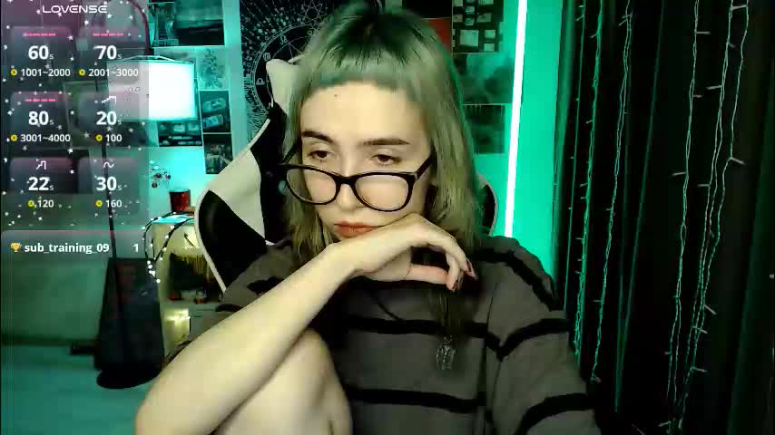 julscinamon Cam Model Chat March 19, 2026