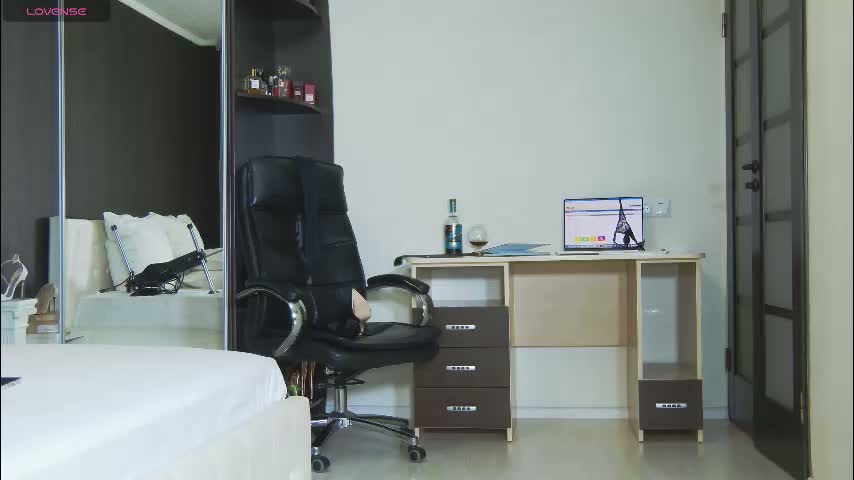 hefner_girl Cam Model Chat March 20, 2026