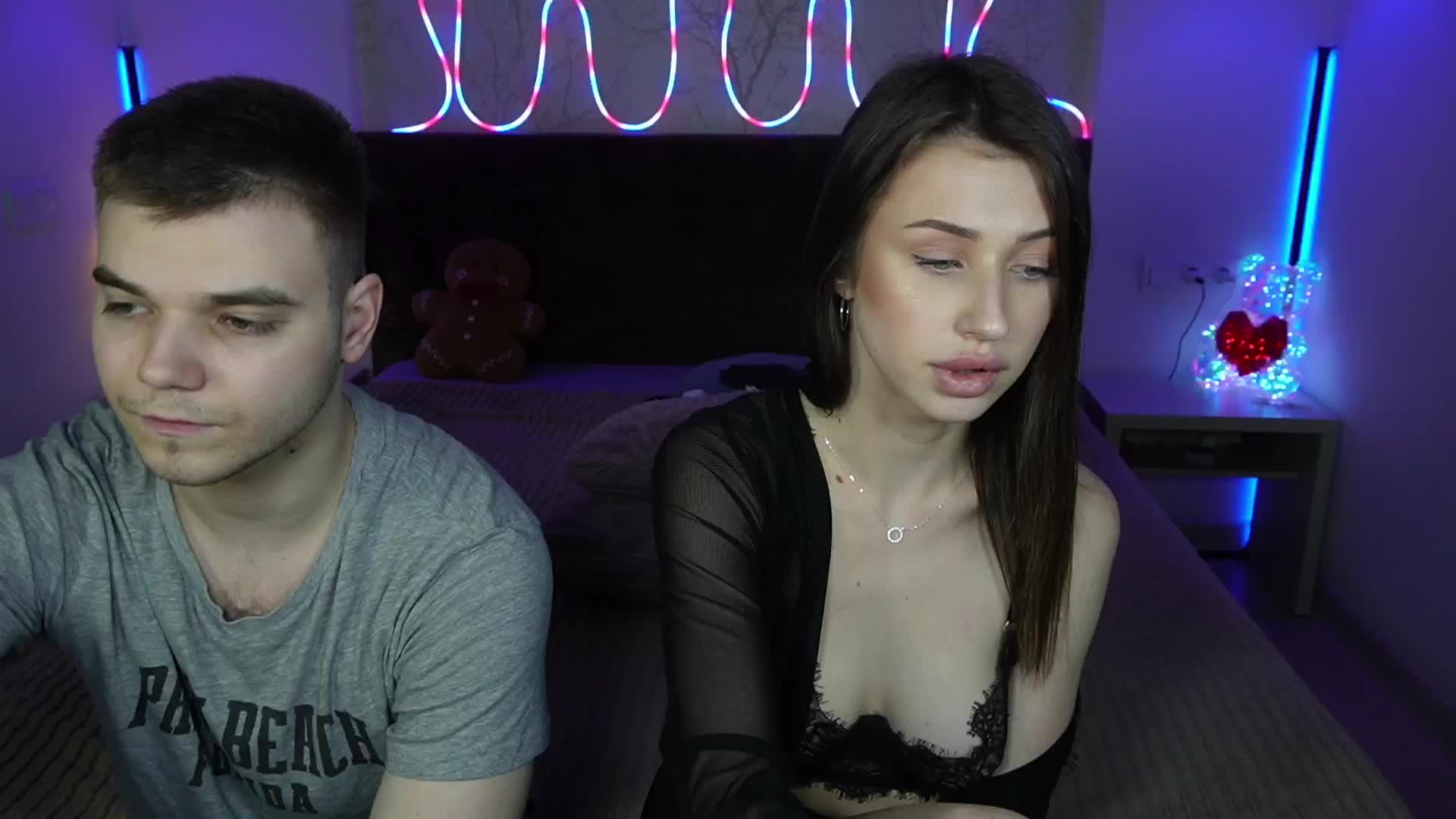 VikkiAndGeorge Cam Model Chat March 20, 2026