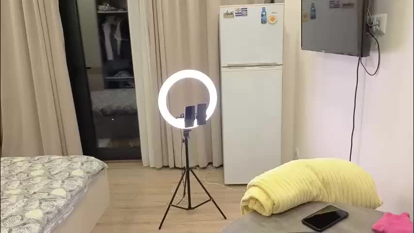 best_ass2000 Cam Model Chat March 21, 2026