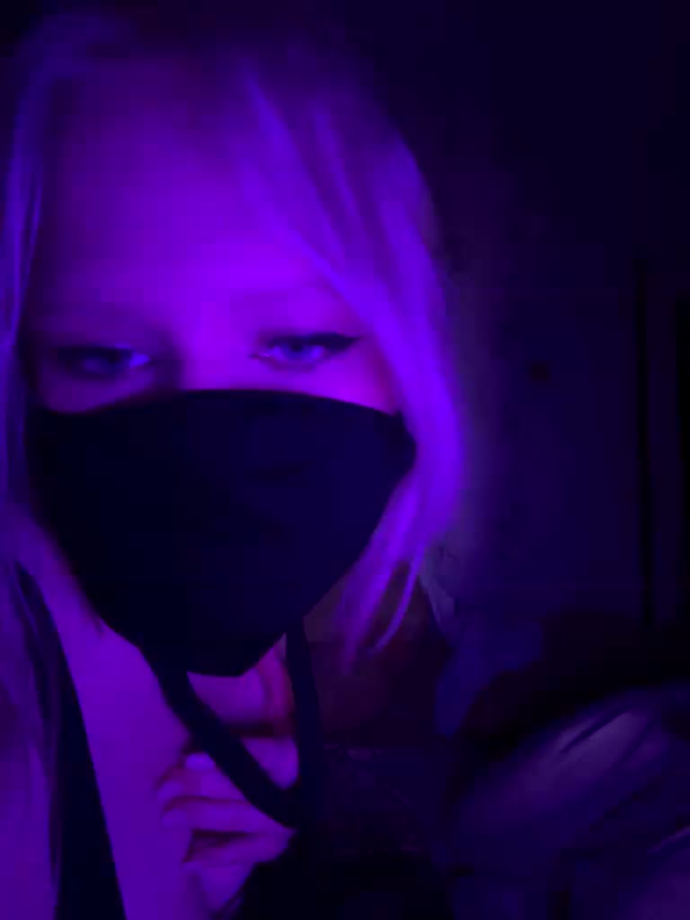 FantasticSex Cam Model Chat March 21, 2026