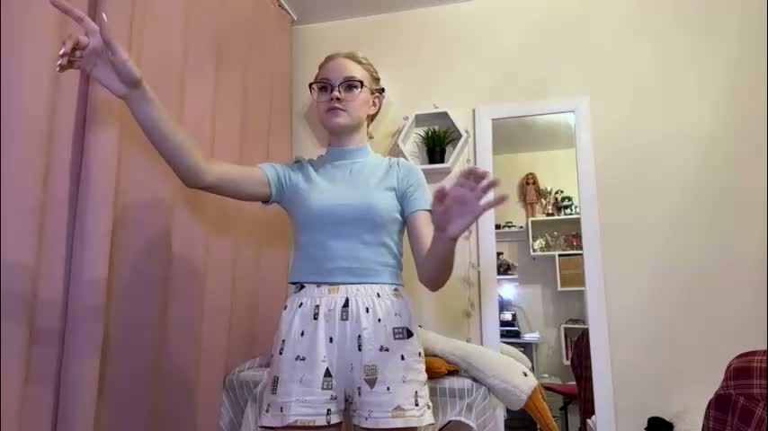 megganskurski Cam Model Chat March 21, 2026