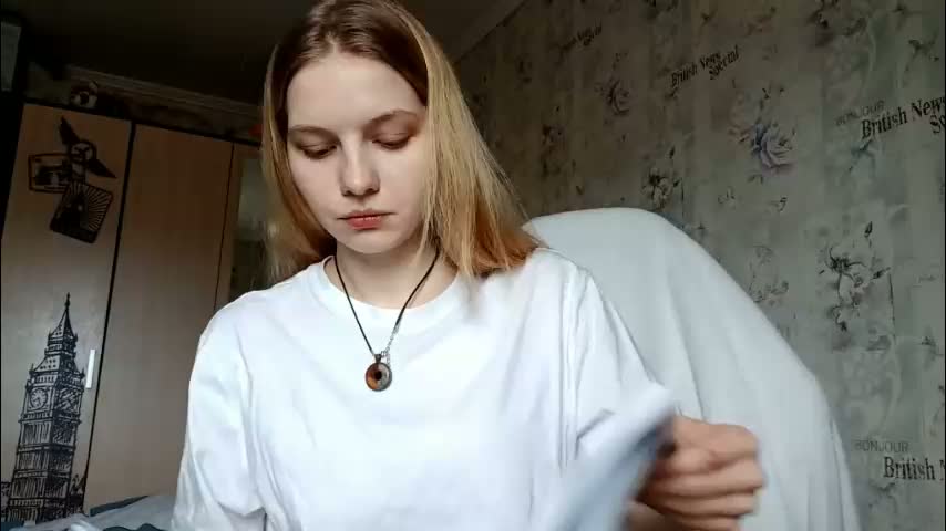 maddiecager Cam Model Chat March 22, 2026