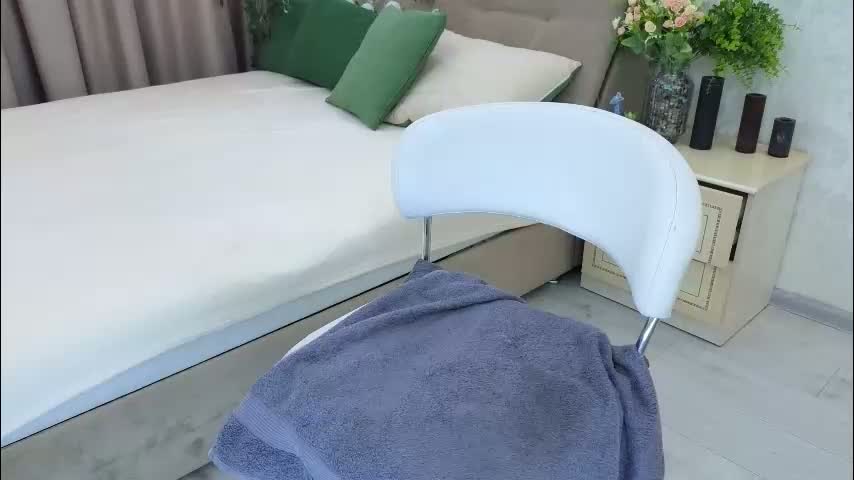 heroine_of_your_life Cam Model Chat March 22, 2026