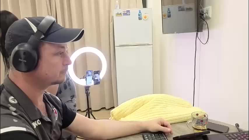 best_ass2000 Cam Model Chat March 22, 2026