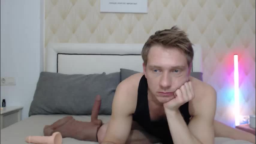 redheadxxl Cam Model Chat March 22, 2026