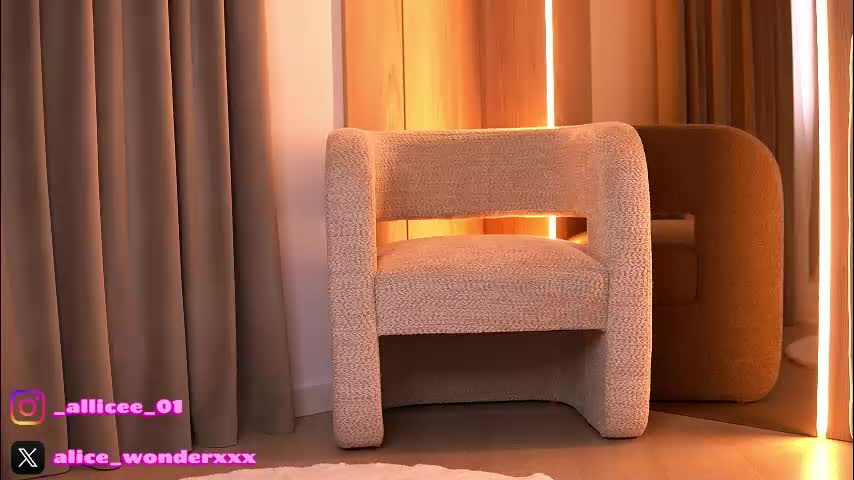 vanessasimon Cam Model Chat March 22, 2026