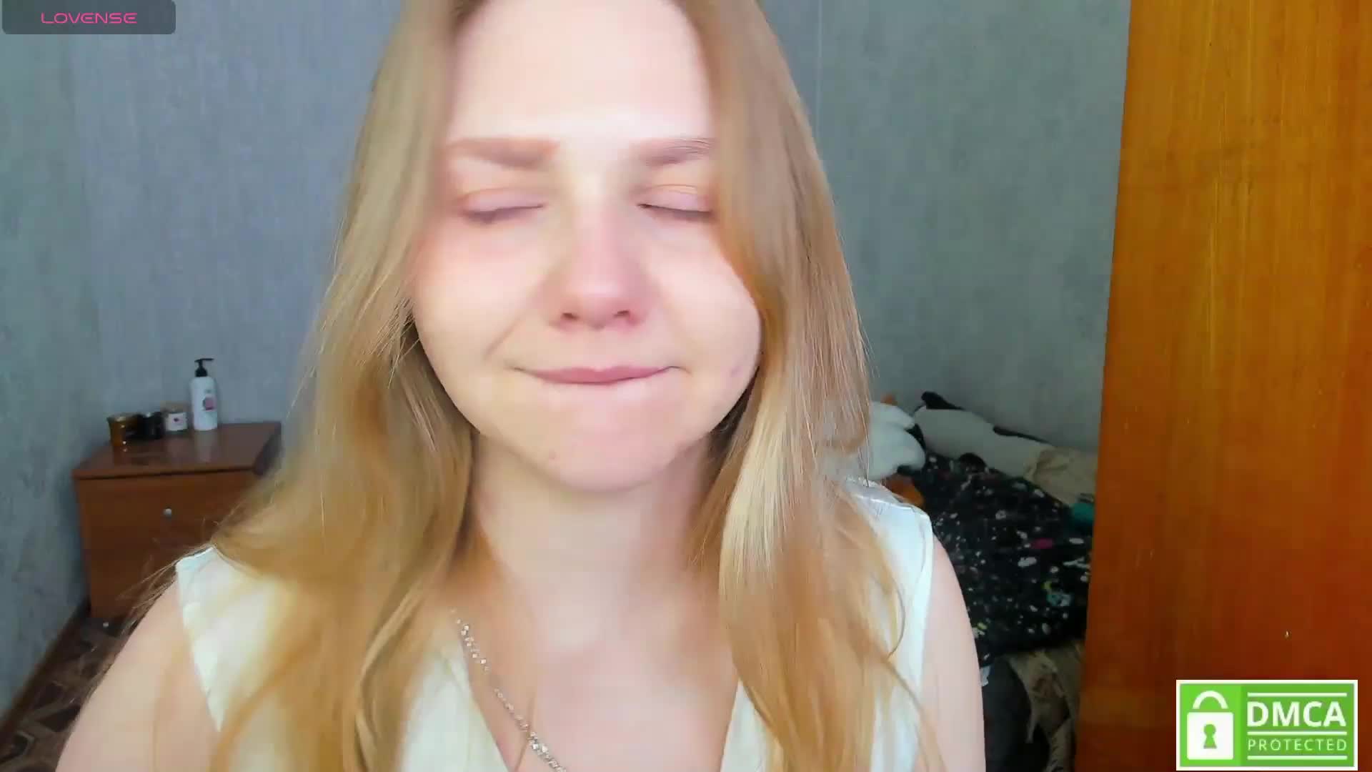 Emma-Frizea Cam Model Chat March 22, 2026