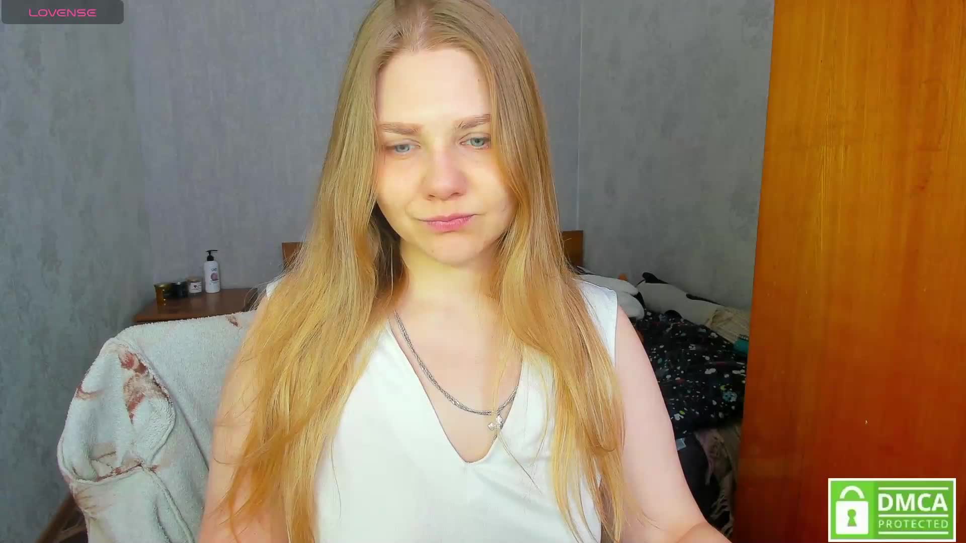 Emma-Frizea Cam Model Chat March 22, 2026