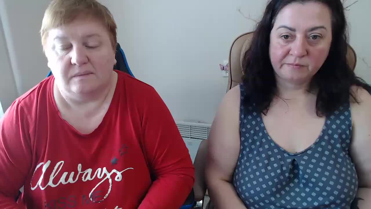 XMollyJaneEX Cam Model Chat March 22, 2026