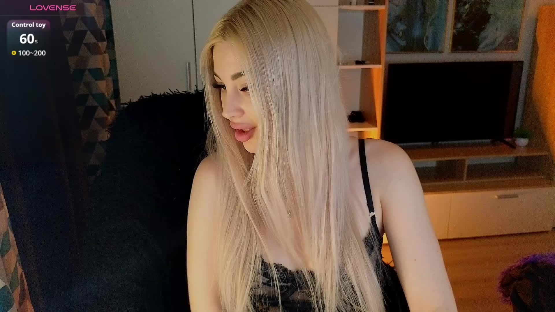 MilanaOmgReal Cam Model Chat March 22, 2026