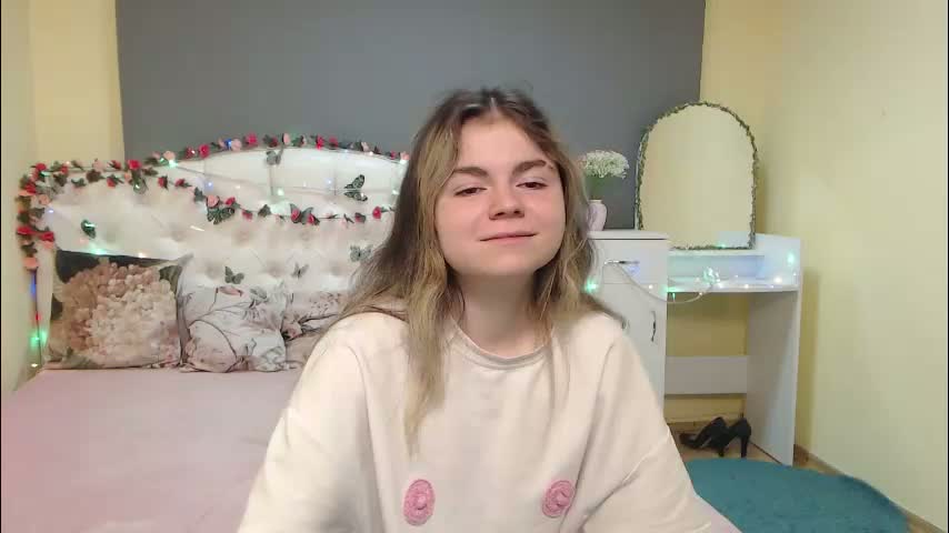 rrtinaredly Cam Model Chat March 23, 2026