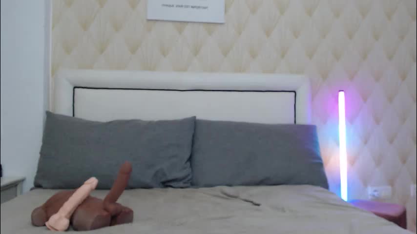 redheadxxl Cam Model Chat March 24, 2026