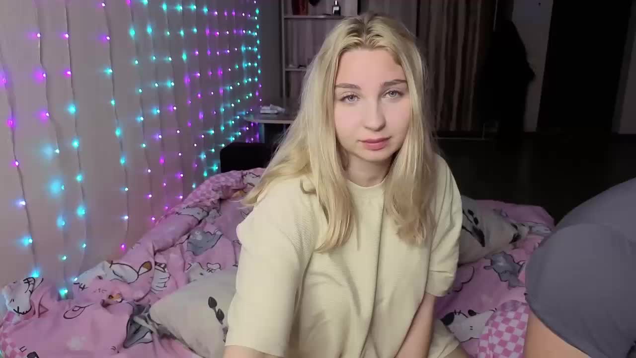 llolilove Cam Model Chat March 24, 2026