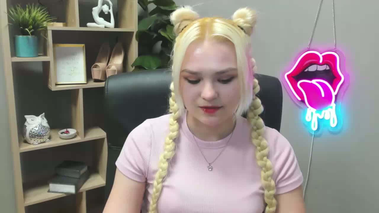 SweetLilyxo Cam Model Chat March 24, 2026