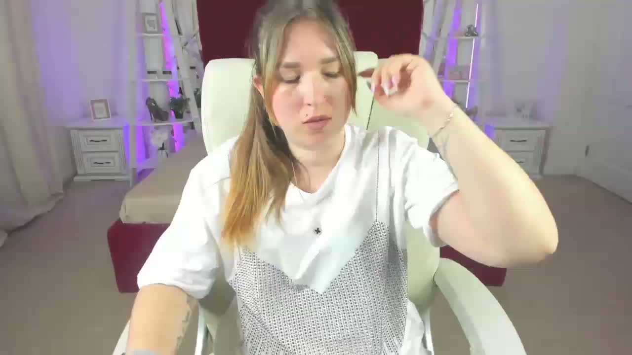 SofiiDarling Cam Model Chat March 25, 2026