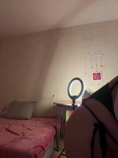 LittleDelora Cam Model Chat March 25, 2026