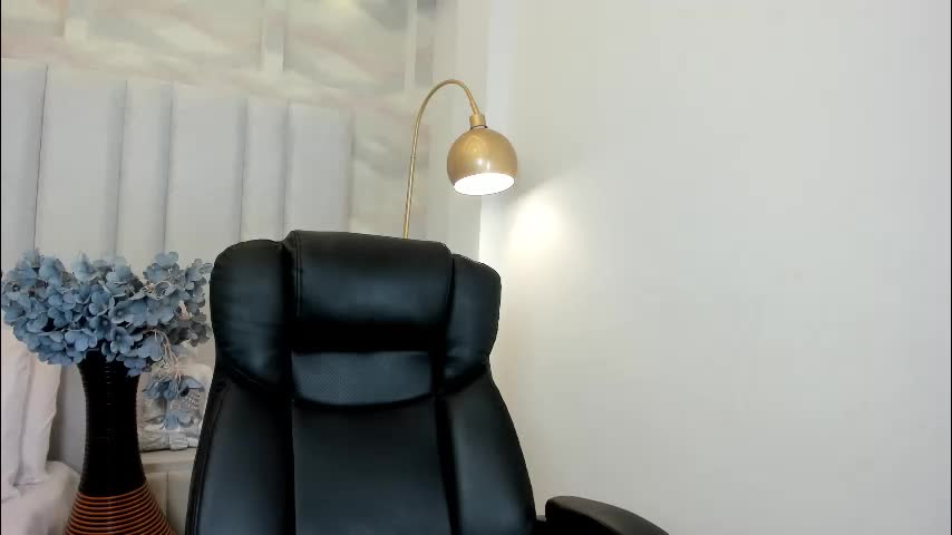 1m_emily Cam Model Chat March 25, 2026