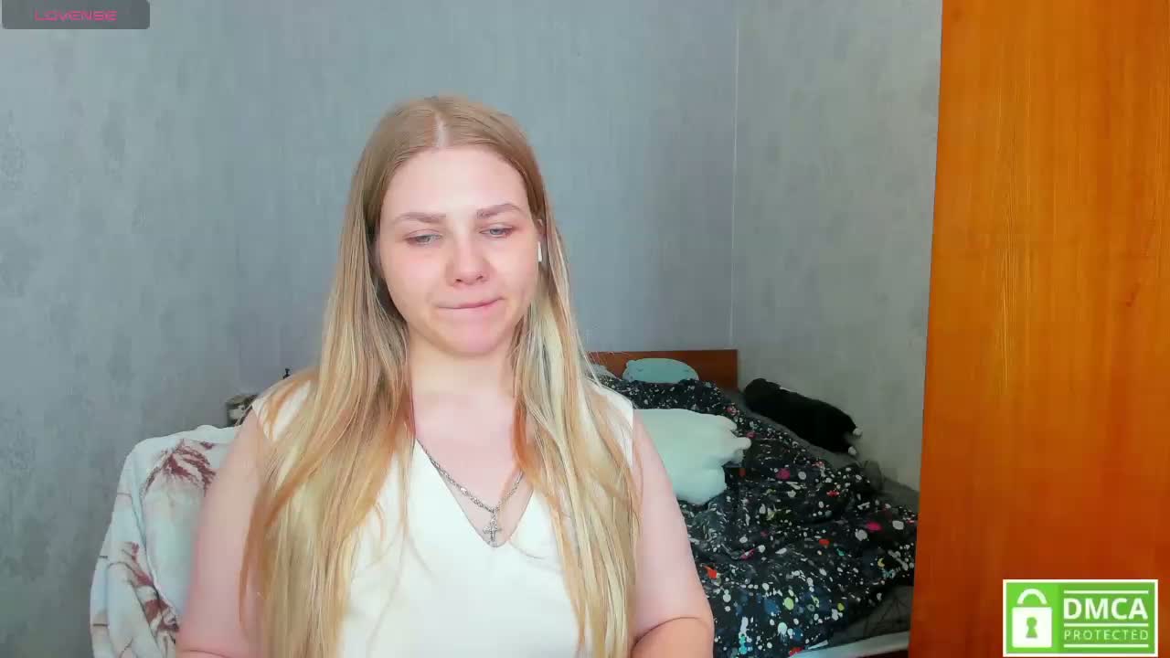 Emma-Frizea Cam Model Chat March 25, 2026