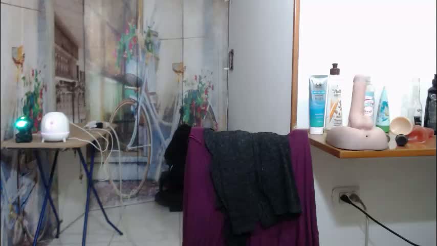 curly_greeneyed Cam Model Chat March 25, 2026