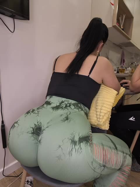 KissMyAss Cam Model Chat March 25, 2026