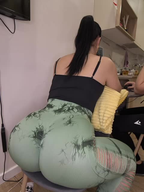 KissMyAss Cam Model Chat March 25, 2026