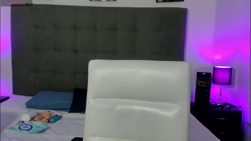 hilary_tailor Cam Model Chat March 25, 2026