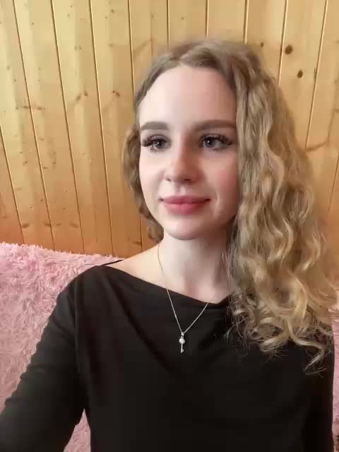 Sweetie_Kitty Cam Model Chat March 25, 2026