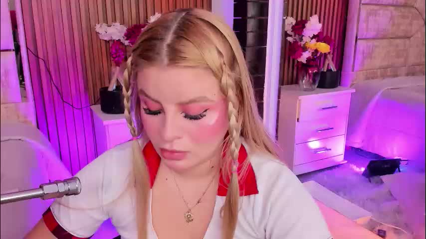 lolaangellx Cam Model Chat March 25, 2026