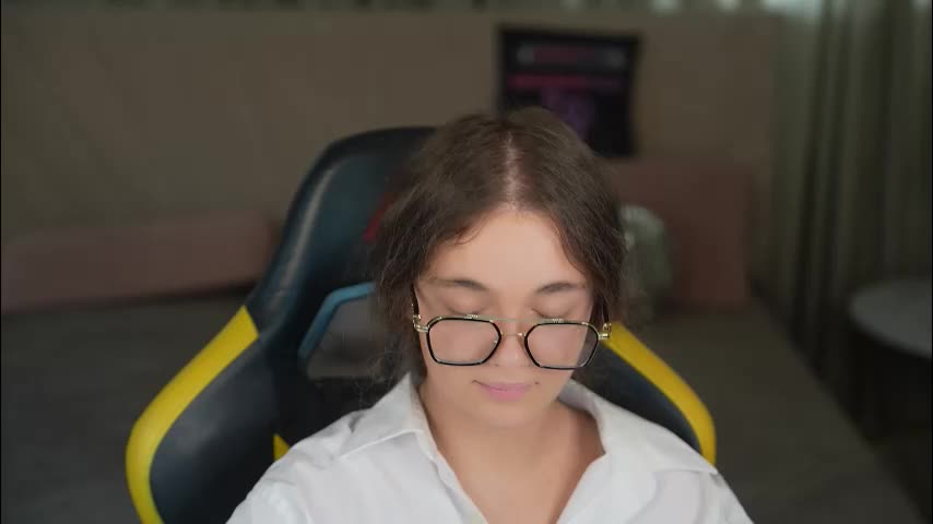 sweetdesiree_ Cam Model Chat March 25, 2026