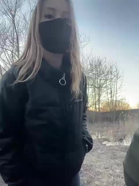 Sun-Moon Cam Model Chat March 26, 2026