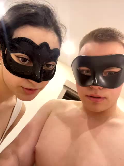 sweetduo111 Cam Model Chat March 27, 2026