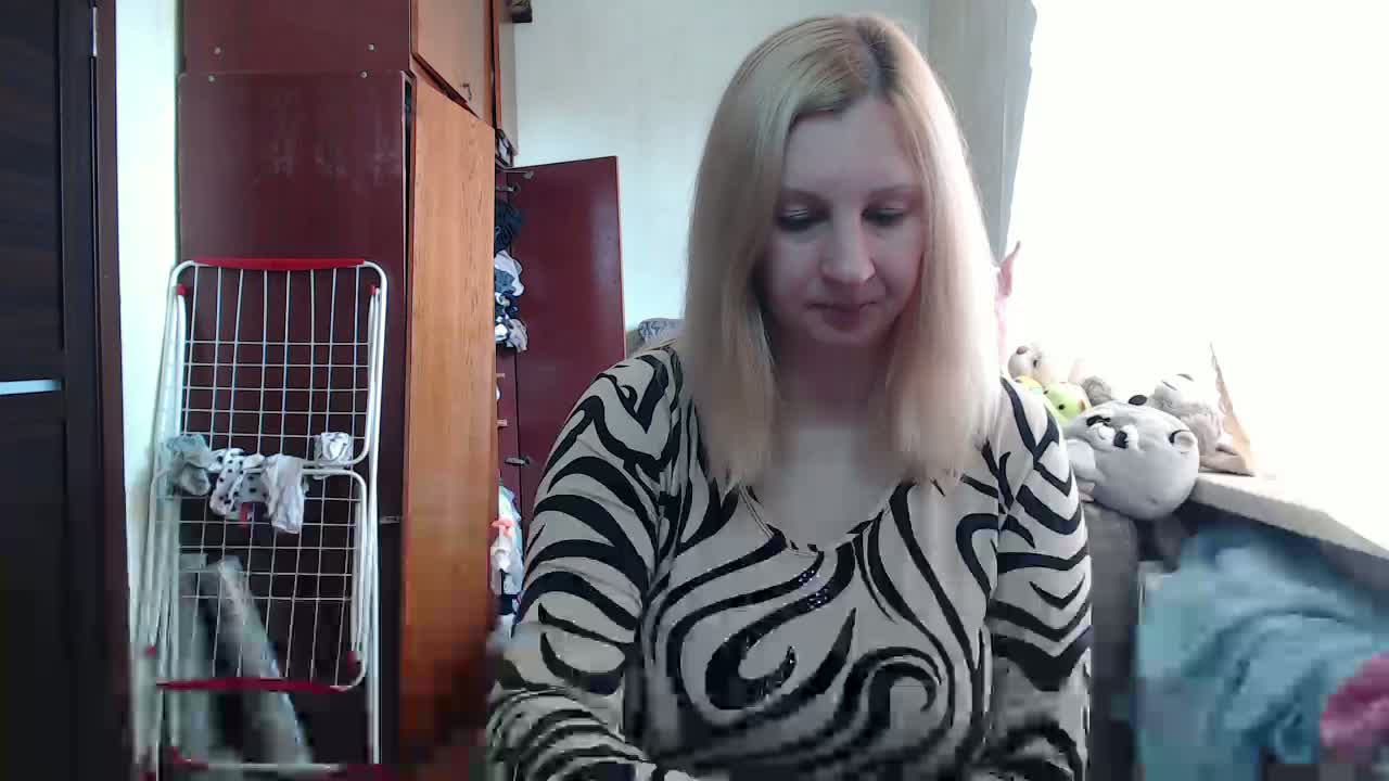 BustyBlondy Cam Model Chat March 27, 2026