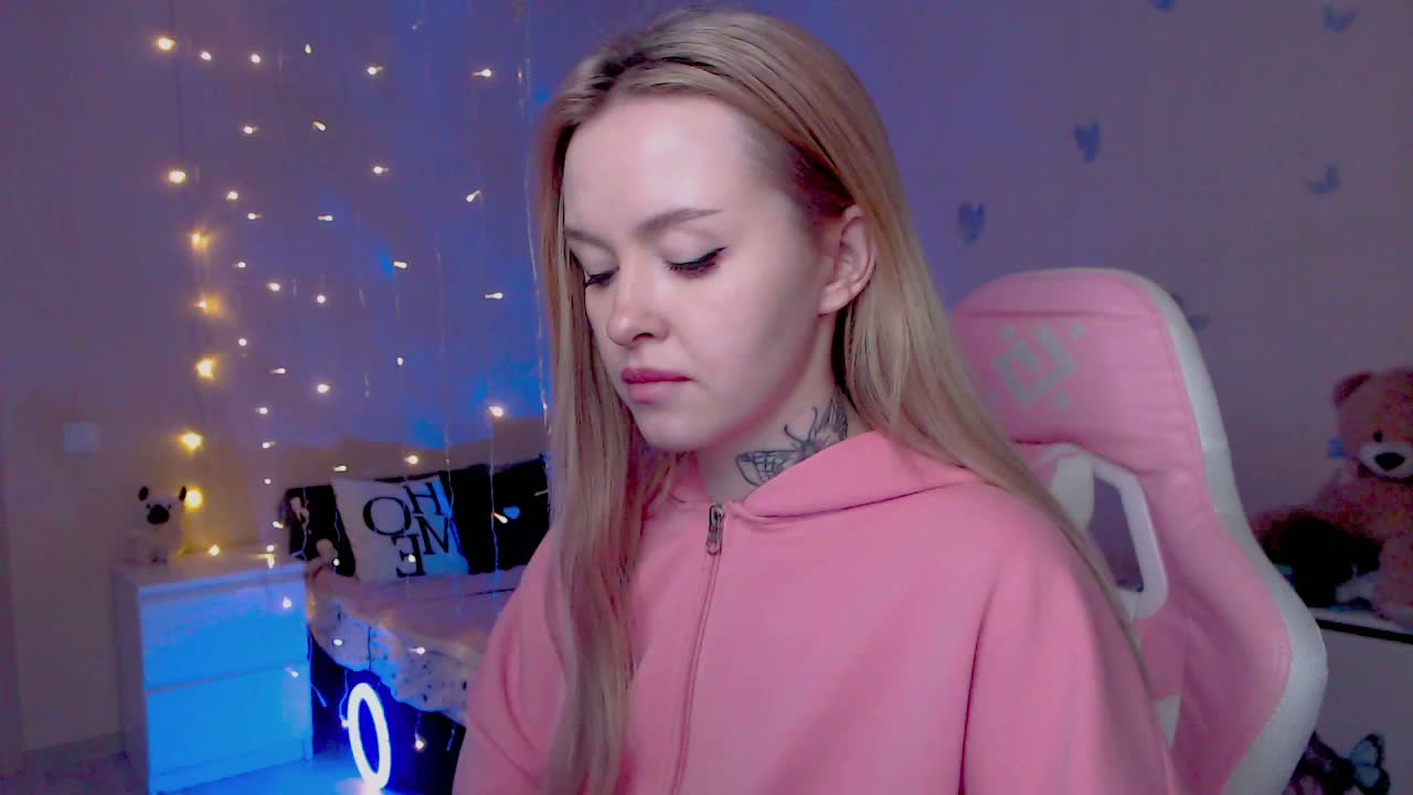 NaughtyMable Cam Model Chat March 28, 2026