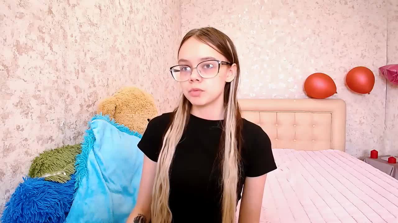 LollyPolly Cam Model Chat March 28, 2026