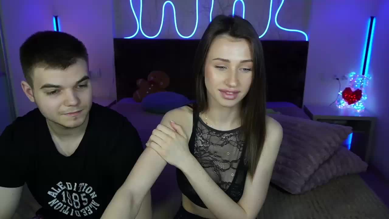VikkiAndGeorge Cam Model Chat March 28, 2026