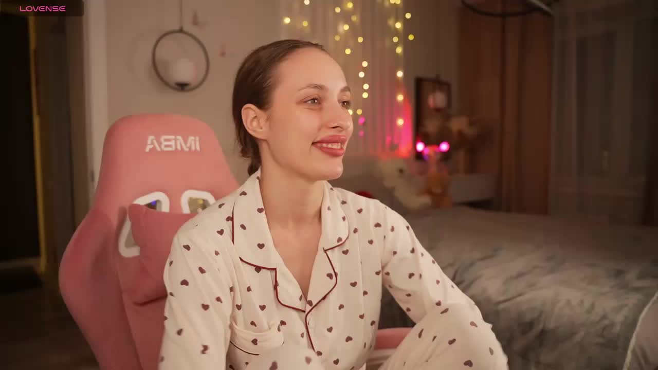 MilaLuxury Cam Model Chat March 29, 2026