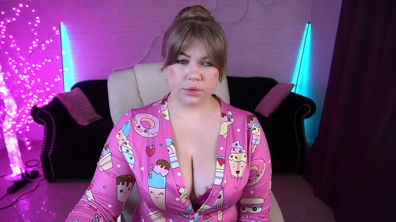 AmellyWhite Cam Model Chat March 29, 2026