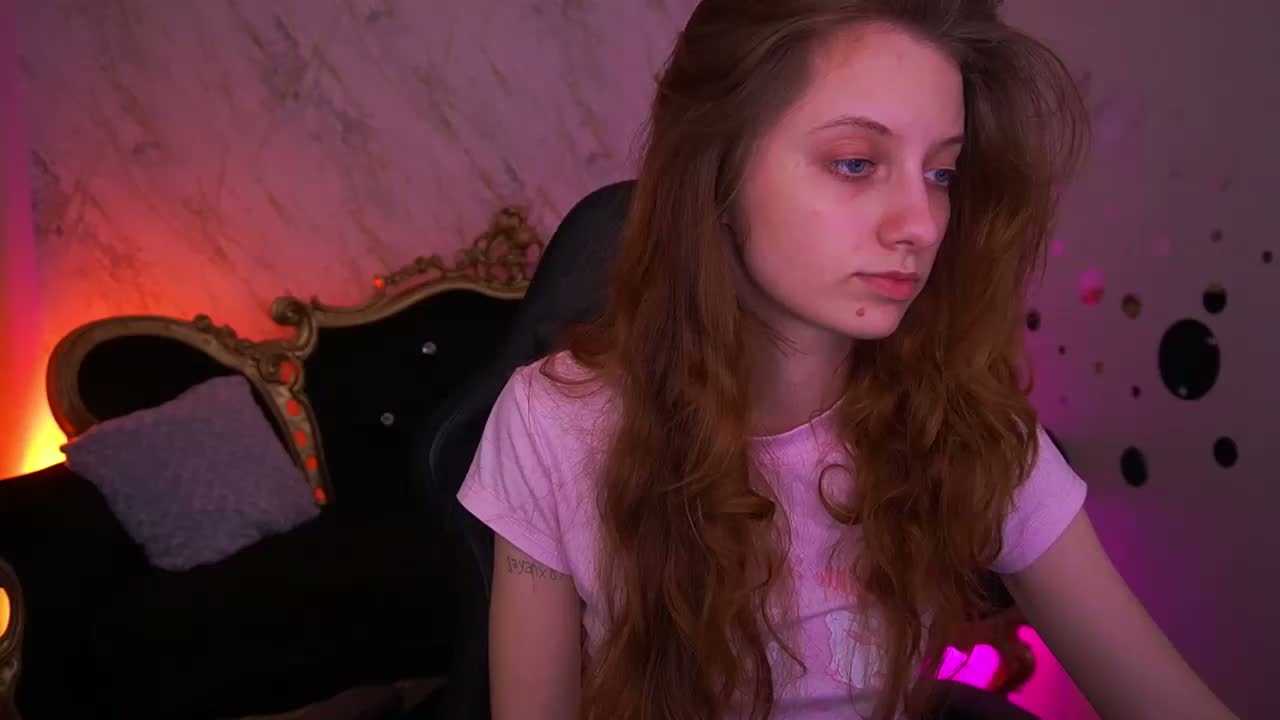 CuteeFoxy Cam Model Chat March 29, 2026