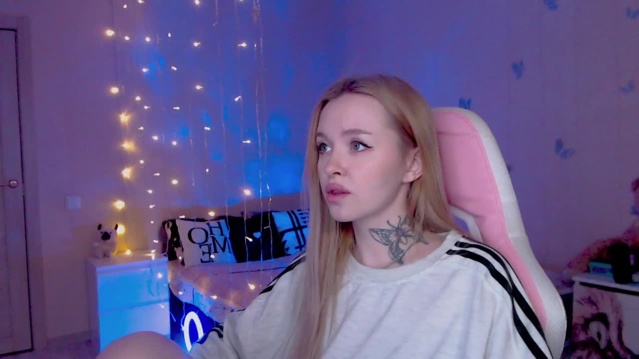 NaughtyMable Cam Model Chat March 30, 2026