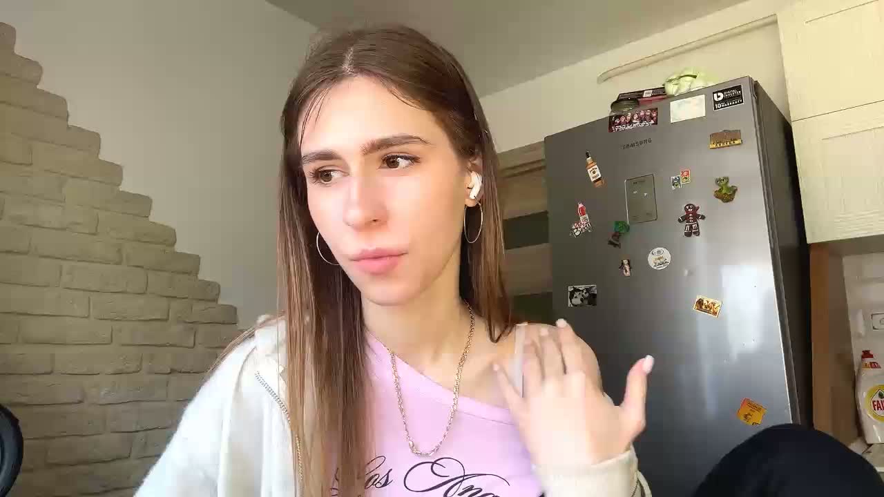 AshantiBadolato Cam Model Chat March 31, 2026