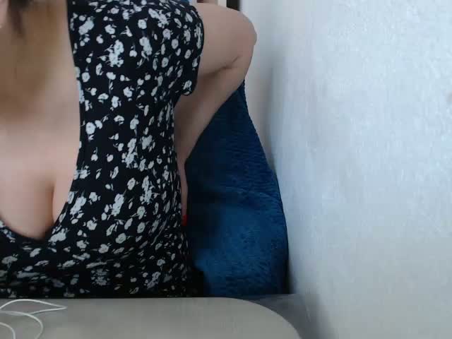 KrisKissLove Cam Model Chat March 31, 2026