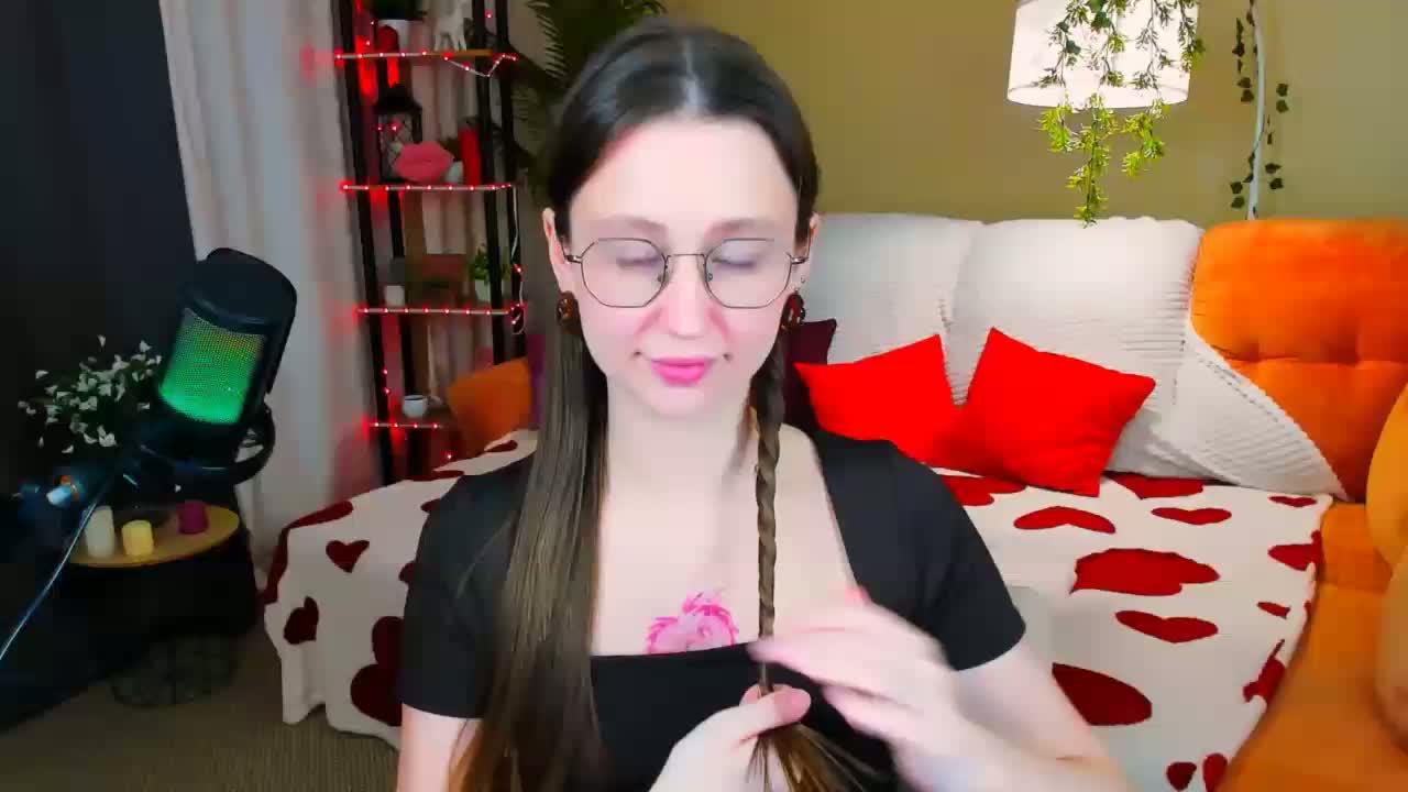 YourLovellyStory Cam Model Chat March 31, 2026