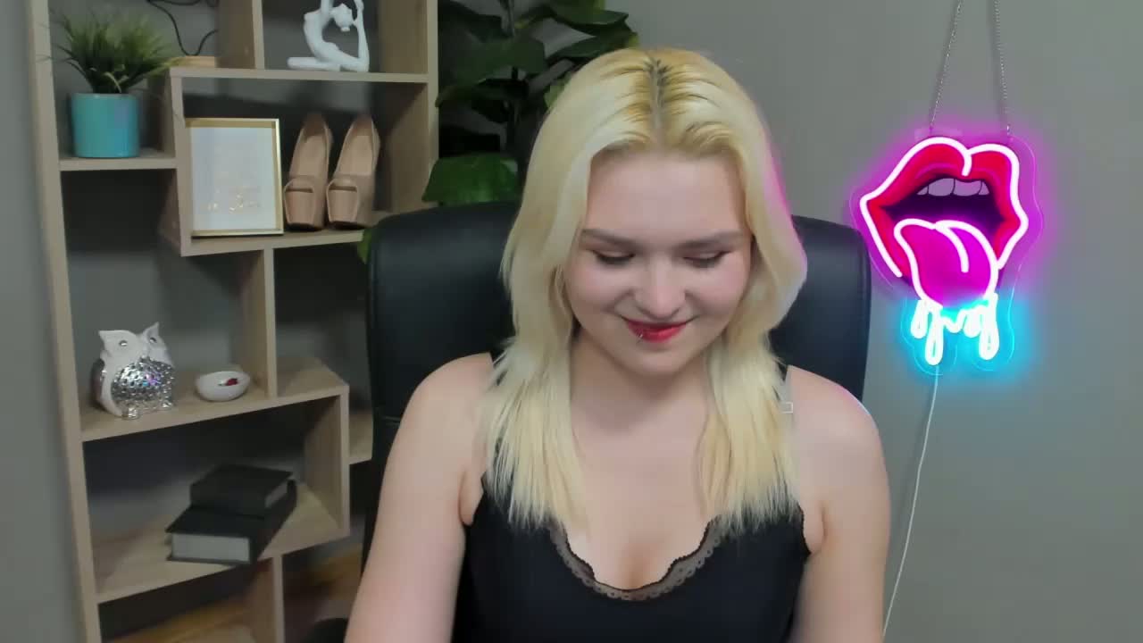 SweetLilyxo Cam Model Chat March 31, 2026