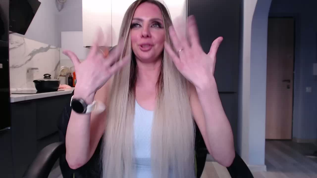 blondalina Cam Model Chat March 31, 2026