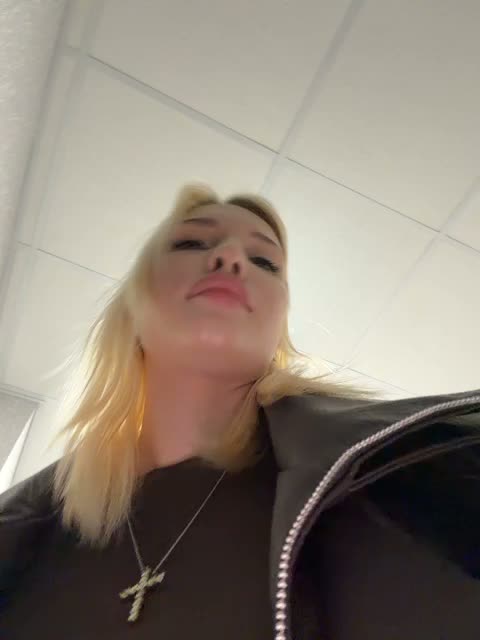 Cristi-Candy Cam Model Chat March 31, 2026