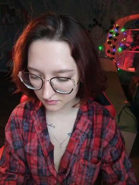 NovaLia Cam Model Chat April 1, 2026