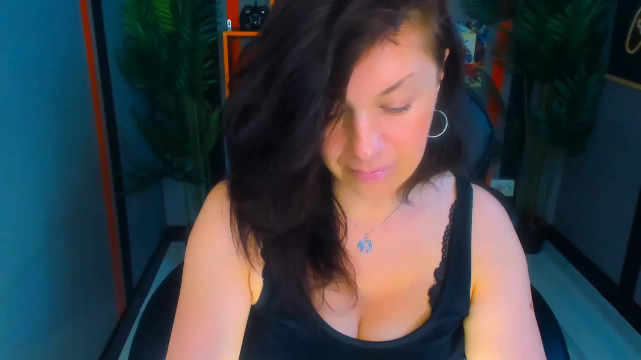 AnaMills Cam Model Chat April 1, 2026