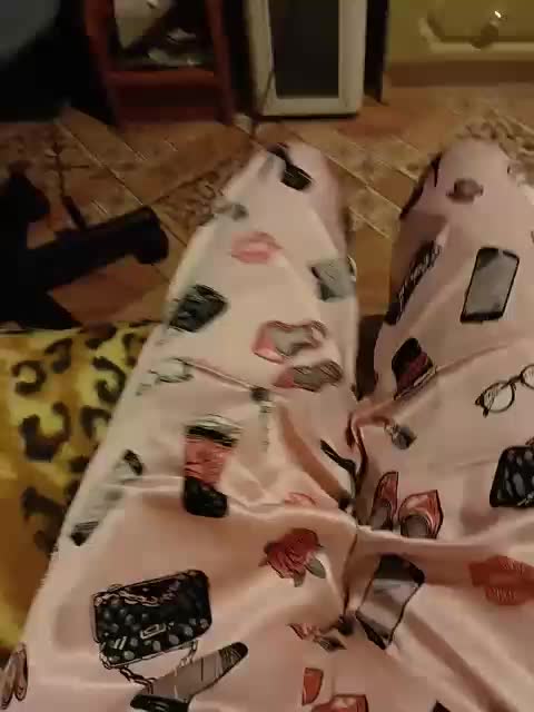 ZaraSss Cam Model Chat April 1, 2026